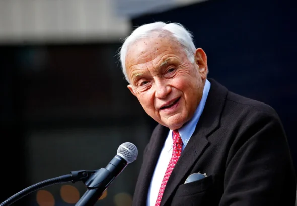 00inv-epstein-wexner-qgtz-superJumbo